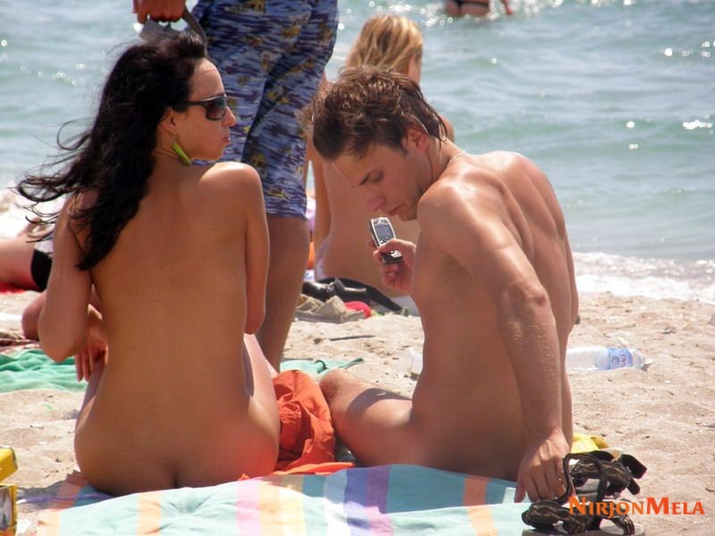 Nudism-Beach-Party-83854773.jpg