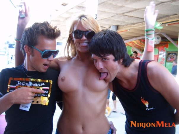 Nudism-Beach-Party-85355825.jpg