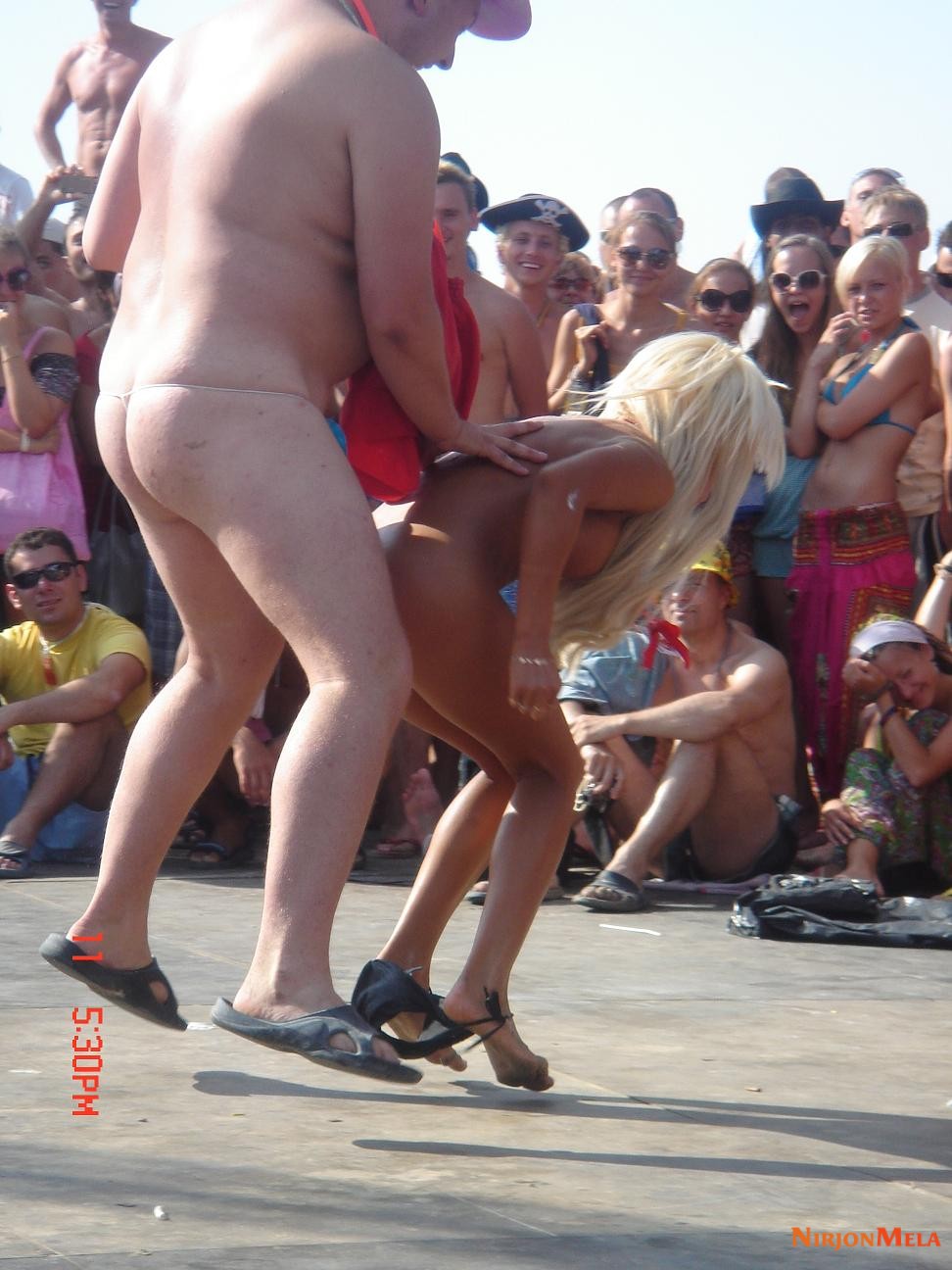 Nudism-Beach-Party-87187123.jpg