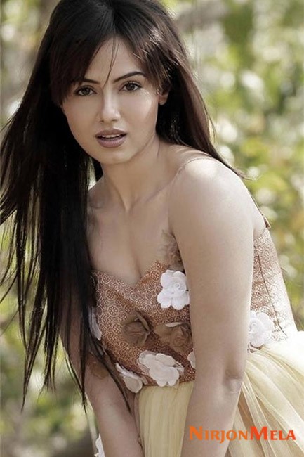 sana-khan-looks-ravishing-in-this-picture-201610-1476444331.jpg