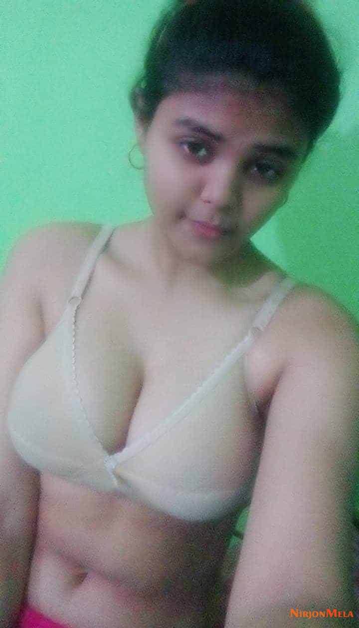 Big-boobs-Bengali-girl-1.jpg