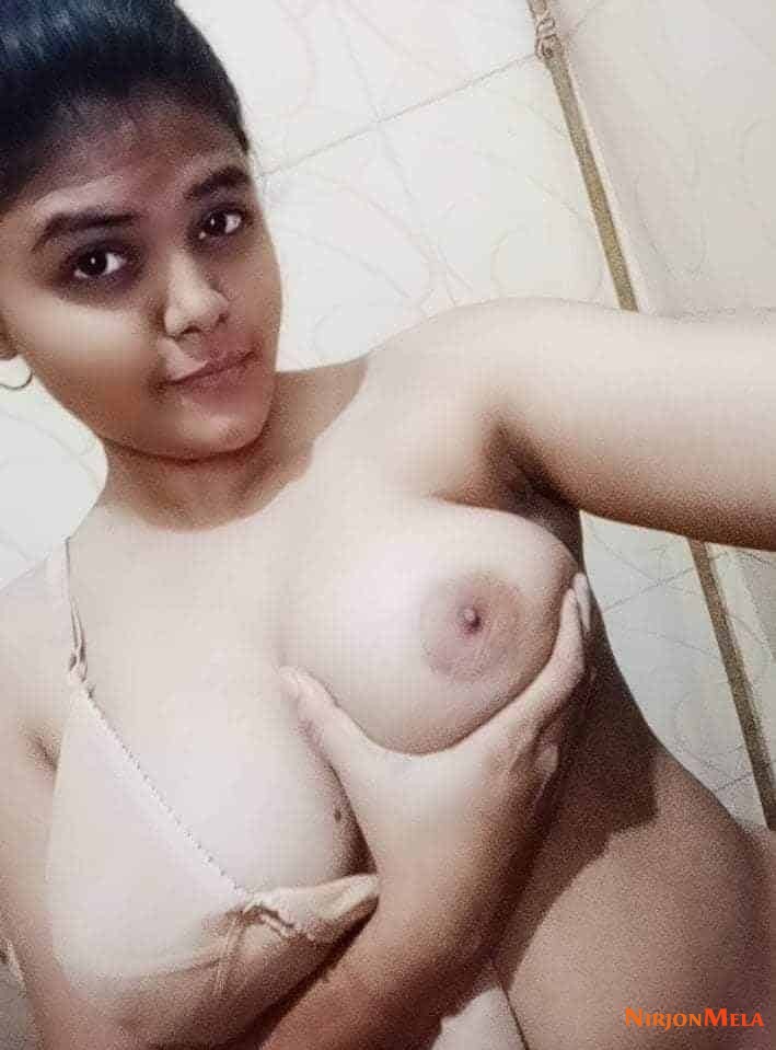 Big-boobs-Bengali-girl-5.jpg