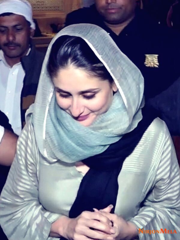 actor-kareena-kapoor-khan-pays-obeisance-at-the-947265.jpeg